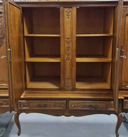 Шкаф в стил Луи 15-ти от дъб с четири врати и четири броя чекмеджета внос от Белгия. 3