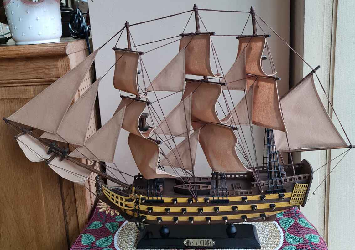 Макетен класически кораб от дърво, HMS VICTORY,  внос от Нидерландия.